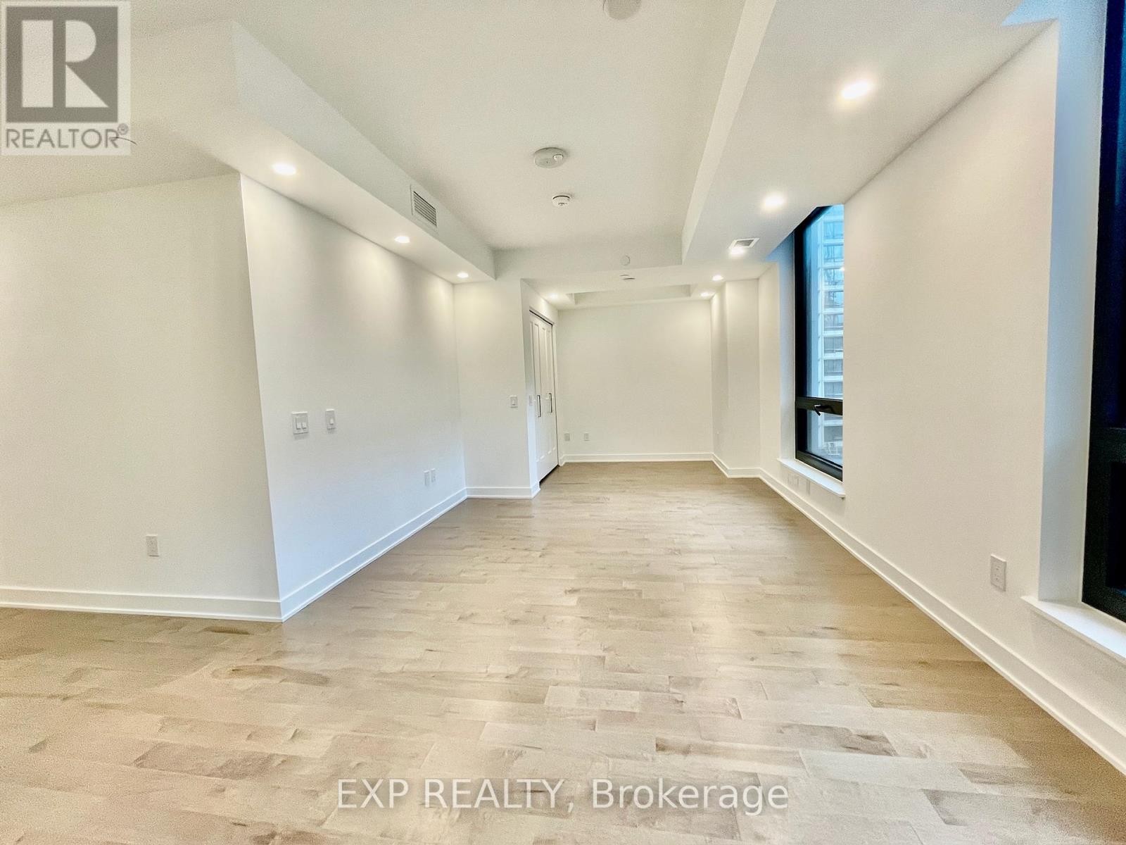 












1608 - 340 QUEEN STREET

,
Ottawa,




Ontario
K1R0G1

