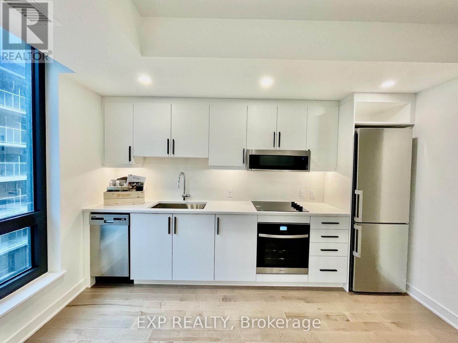 












1608 - 340 QUEEN STREET

,
Ottawa,




Ontario
K1R0G1

