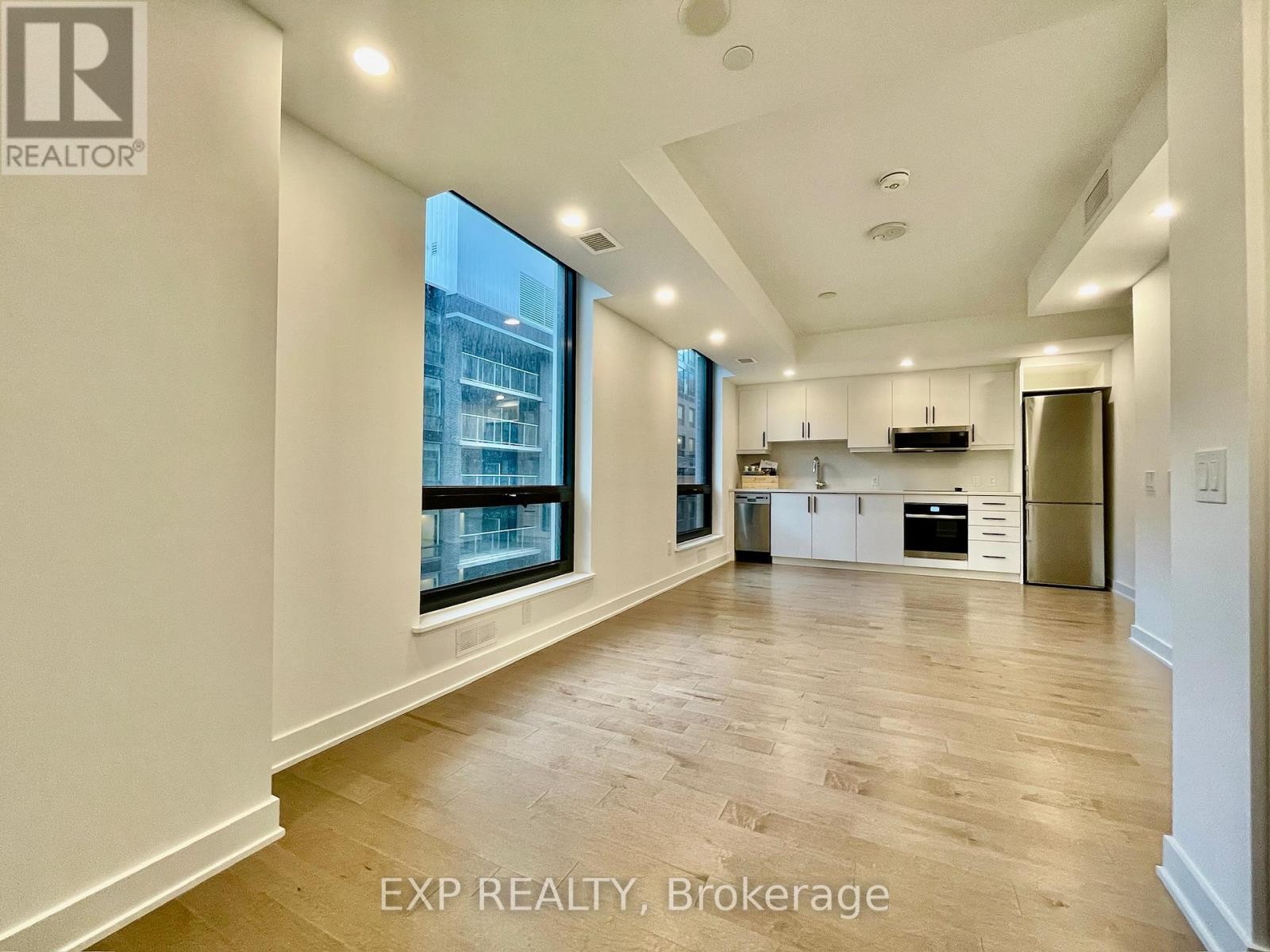 












1608 - 340 QUEEN STREET

,
Ottawa,




Ontario
K1R0G1

