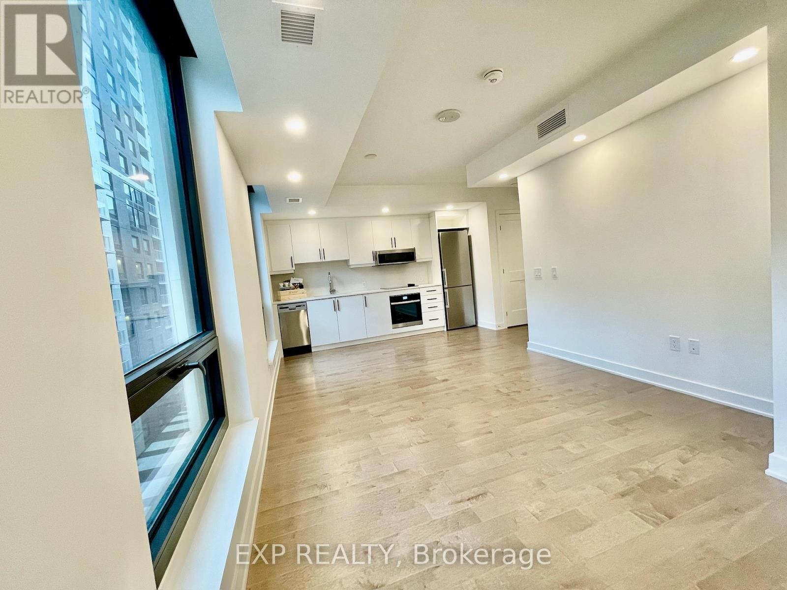 












1608 - 340 QUEEN STREET

,
Ottawa,




Ontario
K1R0G1

