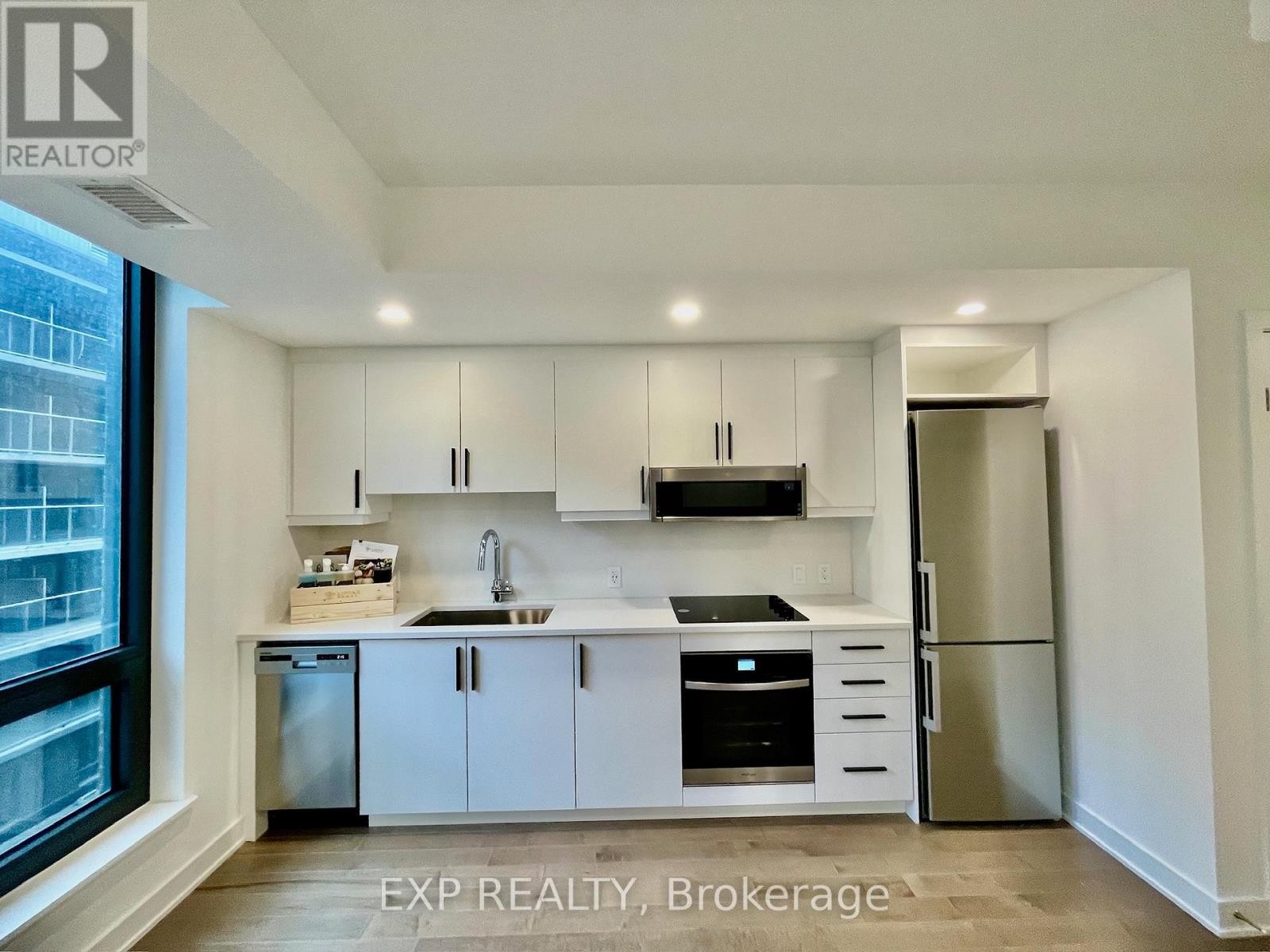 












1608 - 340 QUEEN STREET

,
Ottawa,




Ontario
K1R0G1

