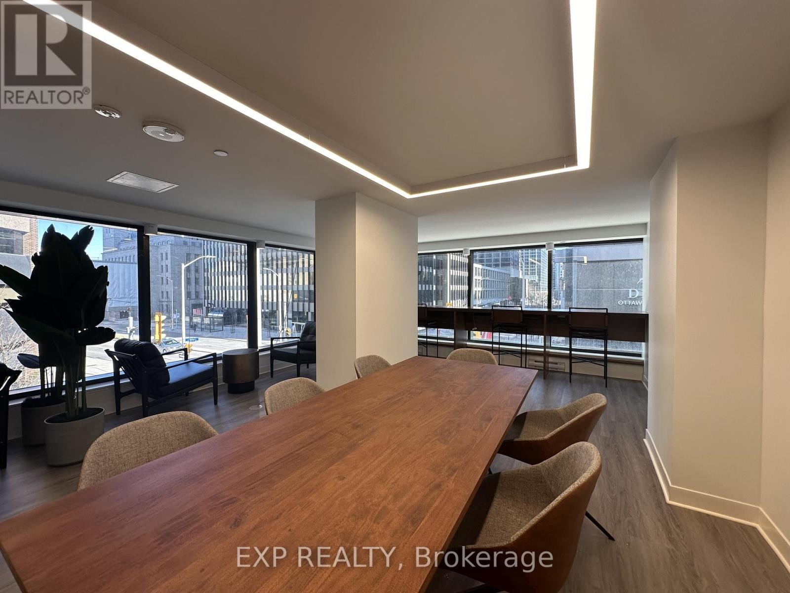 












1608 - 340 QUEEN STREET

,
Ottawa,




Ontario
K1R0G1

