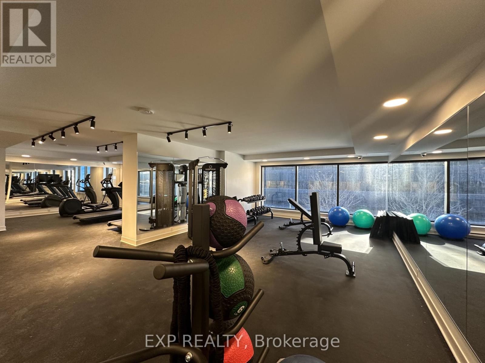 












1608 - 340 QUEEN STREET

,
Ottawa,




Ontario
K1R0G1

