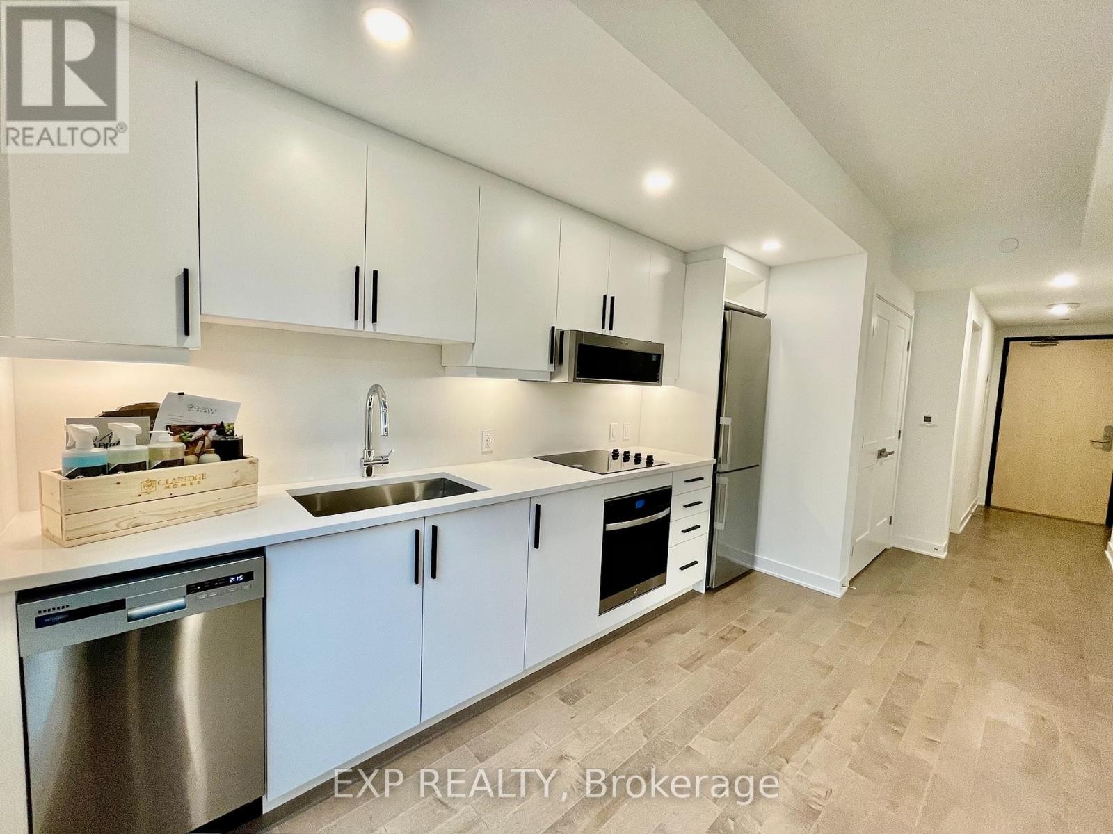 












1608 - 340 QUEEN STREET

,
Ottawa,




Ontario
K1R0G1

