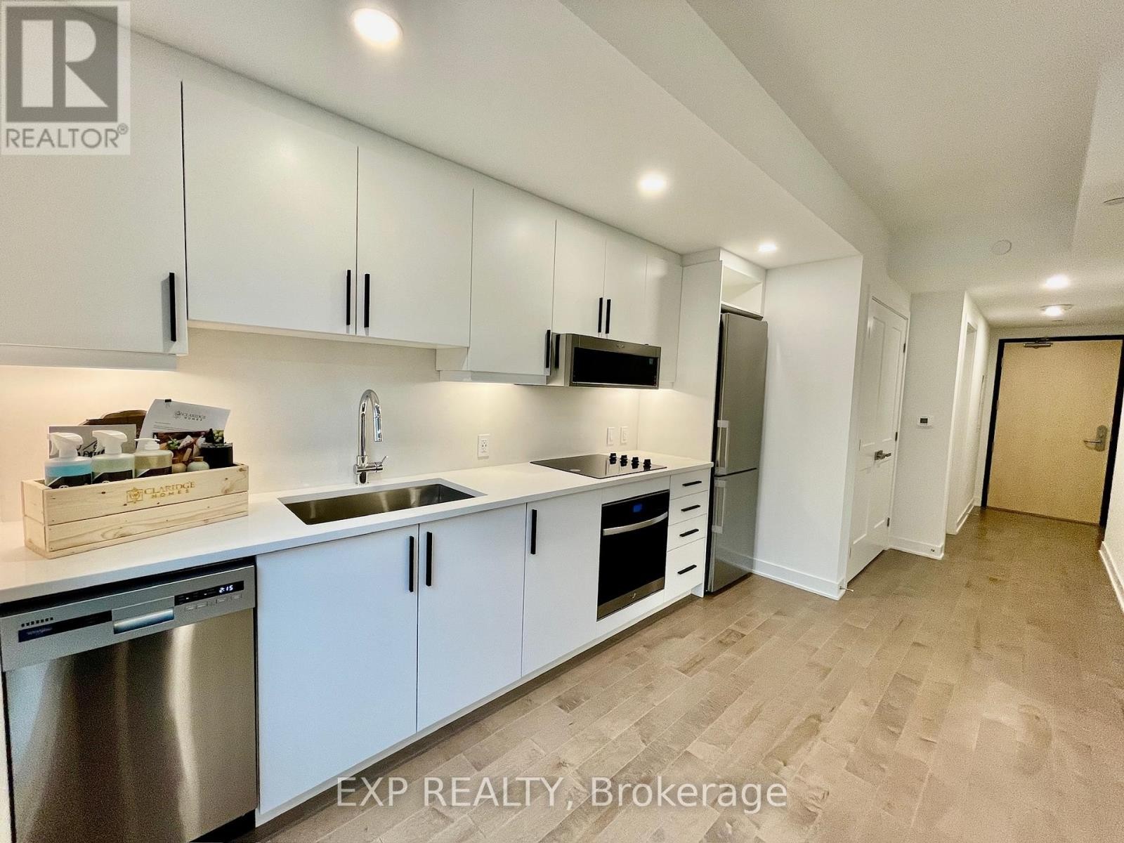 












1608 - 340 QUEEN STREET

,
Ottawa,




Ontario
K1R0G1

