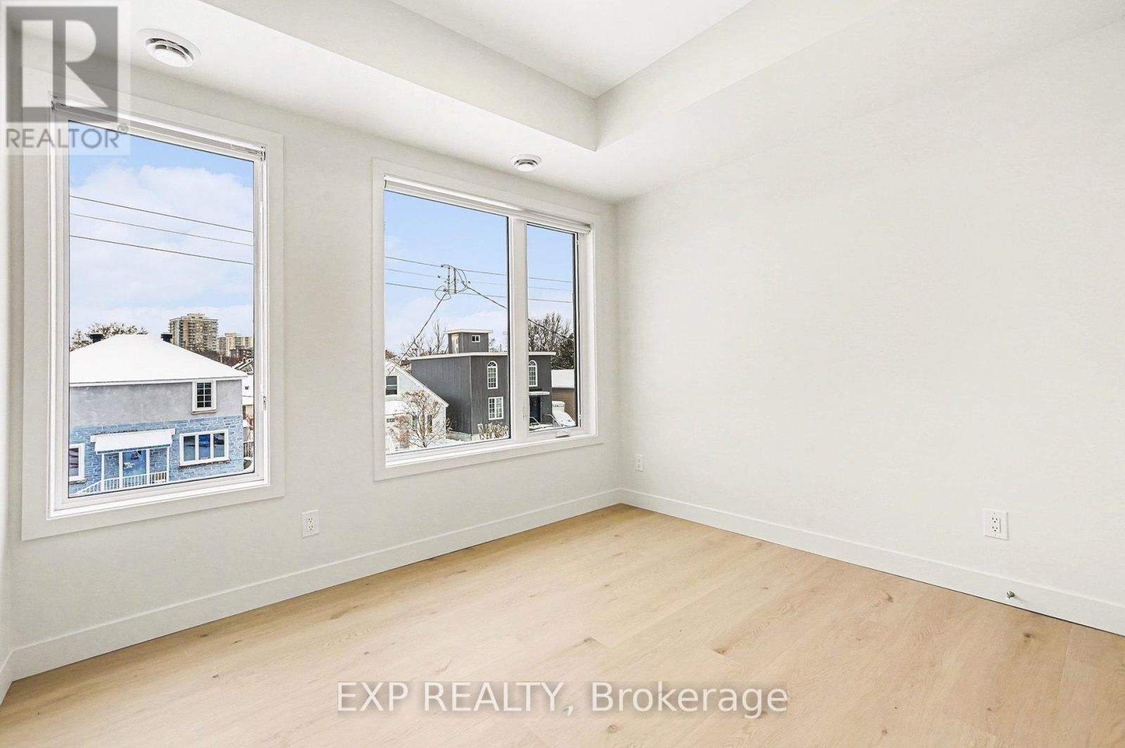 












6 - 79 MARQUETTE AVENUE

,
Ottawa,




Ontario
K1L5J9

