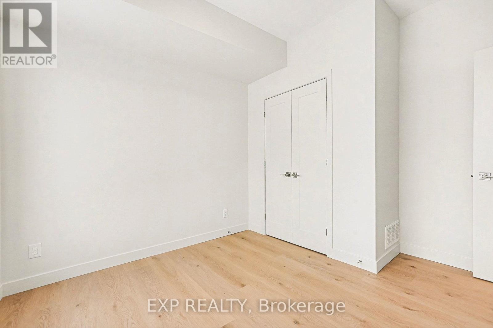 












6 - 79 MARQUETTE AVENUE

,
Ottawa,




Ontario
K1L5J9

