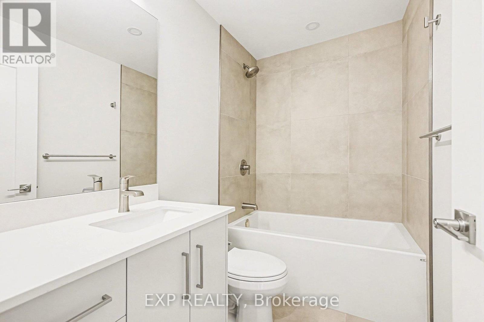 












6 - 79 MARQUETTE AVENUE

,
Ottawa,




Ontario
K1L5J9

