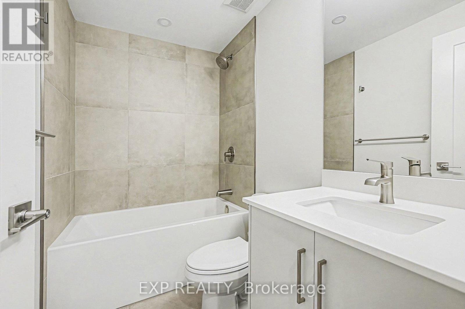 












3 - 79 MARQUETTE AVENUE

,
Ottawa,




Ontario
K1L5J9

