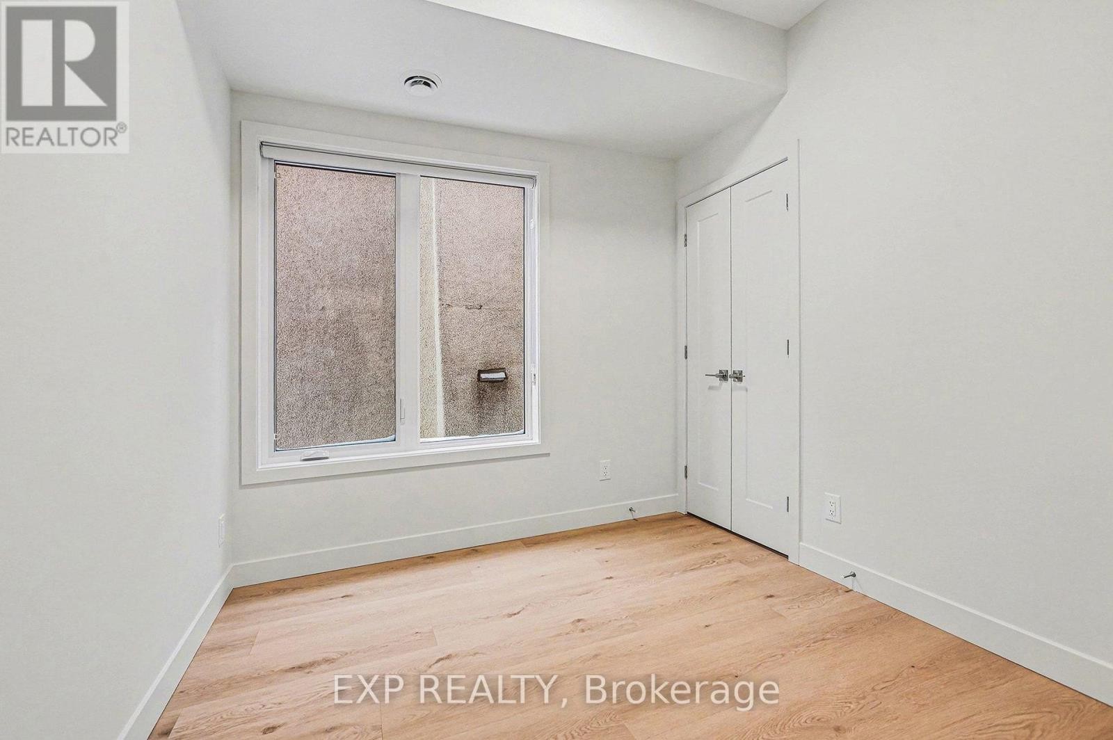 












3 - 79 MARQUETTE AVENUE

,
Ottawa,




Ontario
K1L5J9

