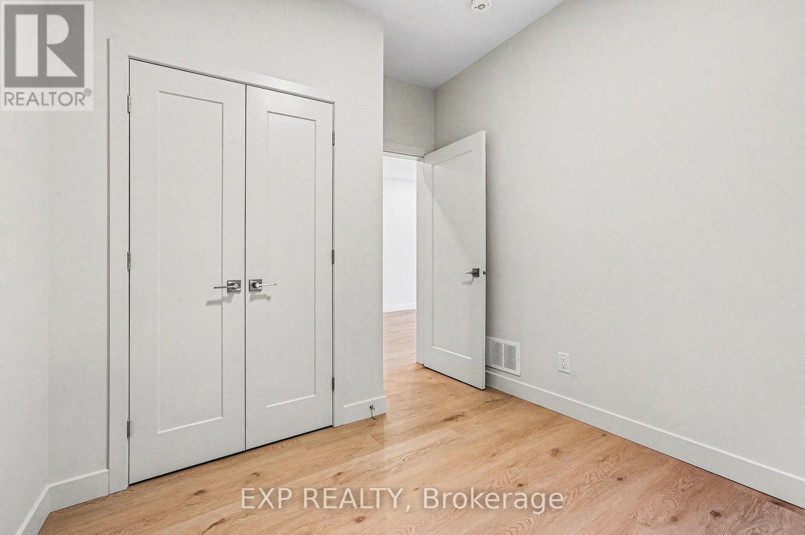 












3 - 79 MARQUETTE AVENUE

,
Ottawa,




Ontario
K1L5J9

