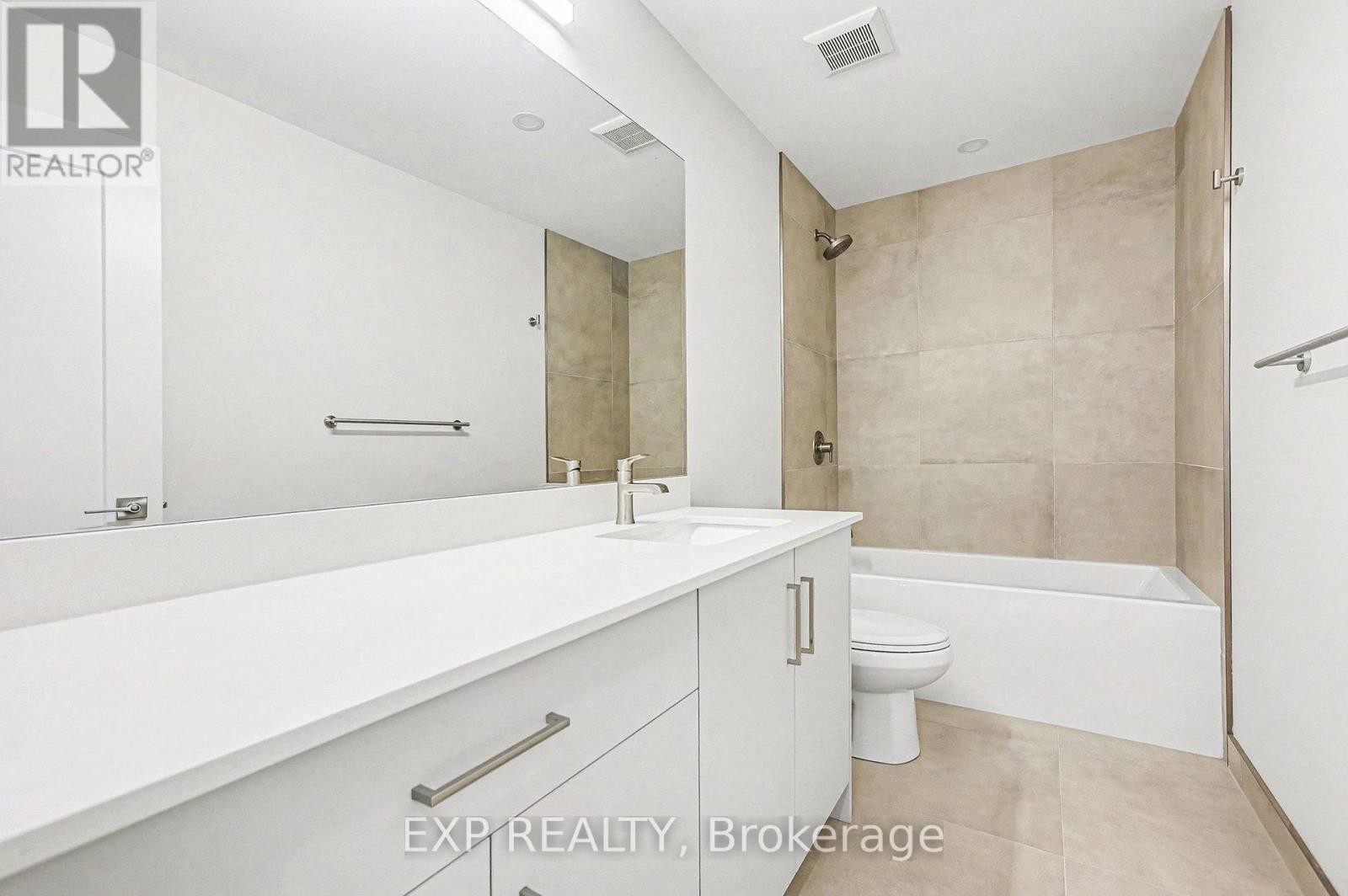 












3 - 79 MARQUETTE AVENUE

,
Ottawa,




Ontario
K1L5J9

