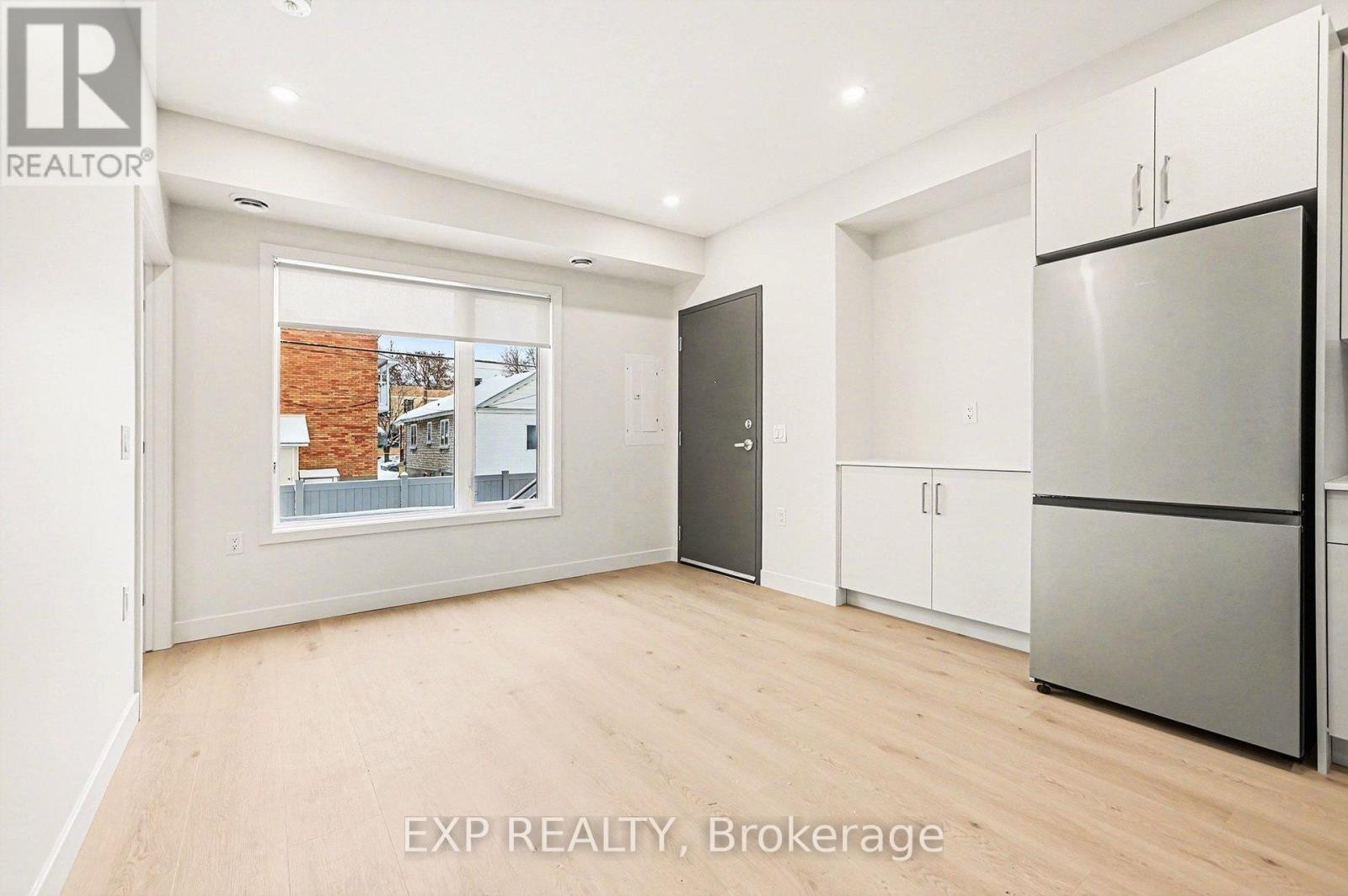 












4 - 79 MARQUETTE AVENUE

,
Ottawa,




Ontario
K1L5J9

