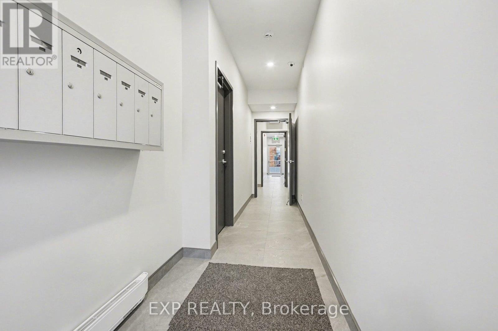 












4 - 79 MARQUETTE AVENUE

,
Ottawa,




Ontario
K1L5J9

