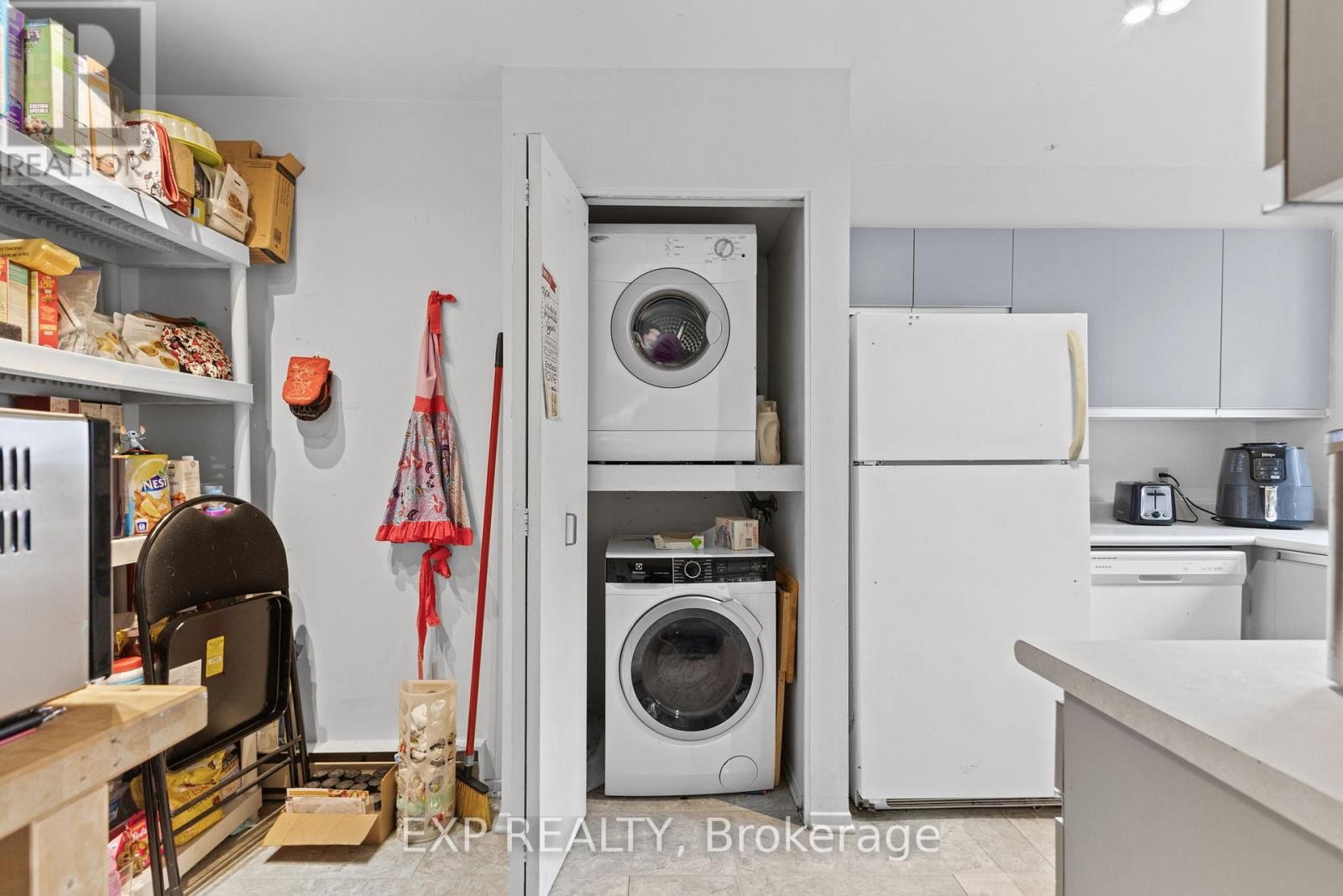 












304 - 270 BRITTANY DRIVE

,
Ottawa,




Ontario
K1K4M3

