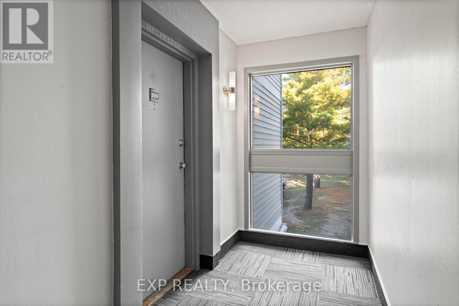 












209 - 214 VIEWMOUNT DRIVE

,
Ottawa,




Ontario
K2E7X3

