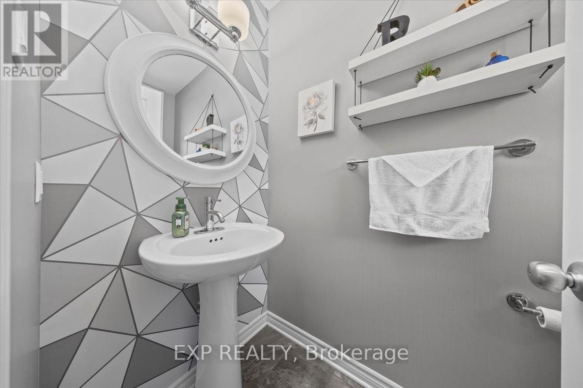 












357 ALASKEN DRIVE

,
Ottawa,




Ontario
K1T0M4

