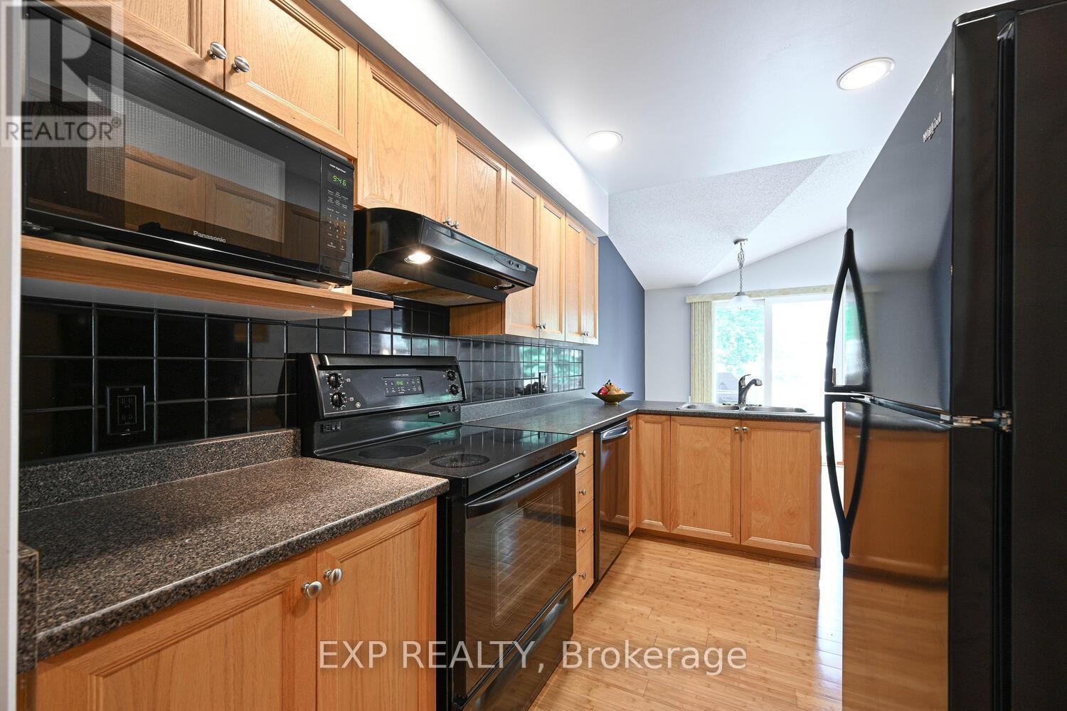 












677 WILDSHORE CRESCENT

,
Ottawa,




Ontario
K1V1Y1

