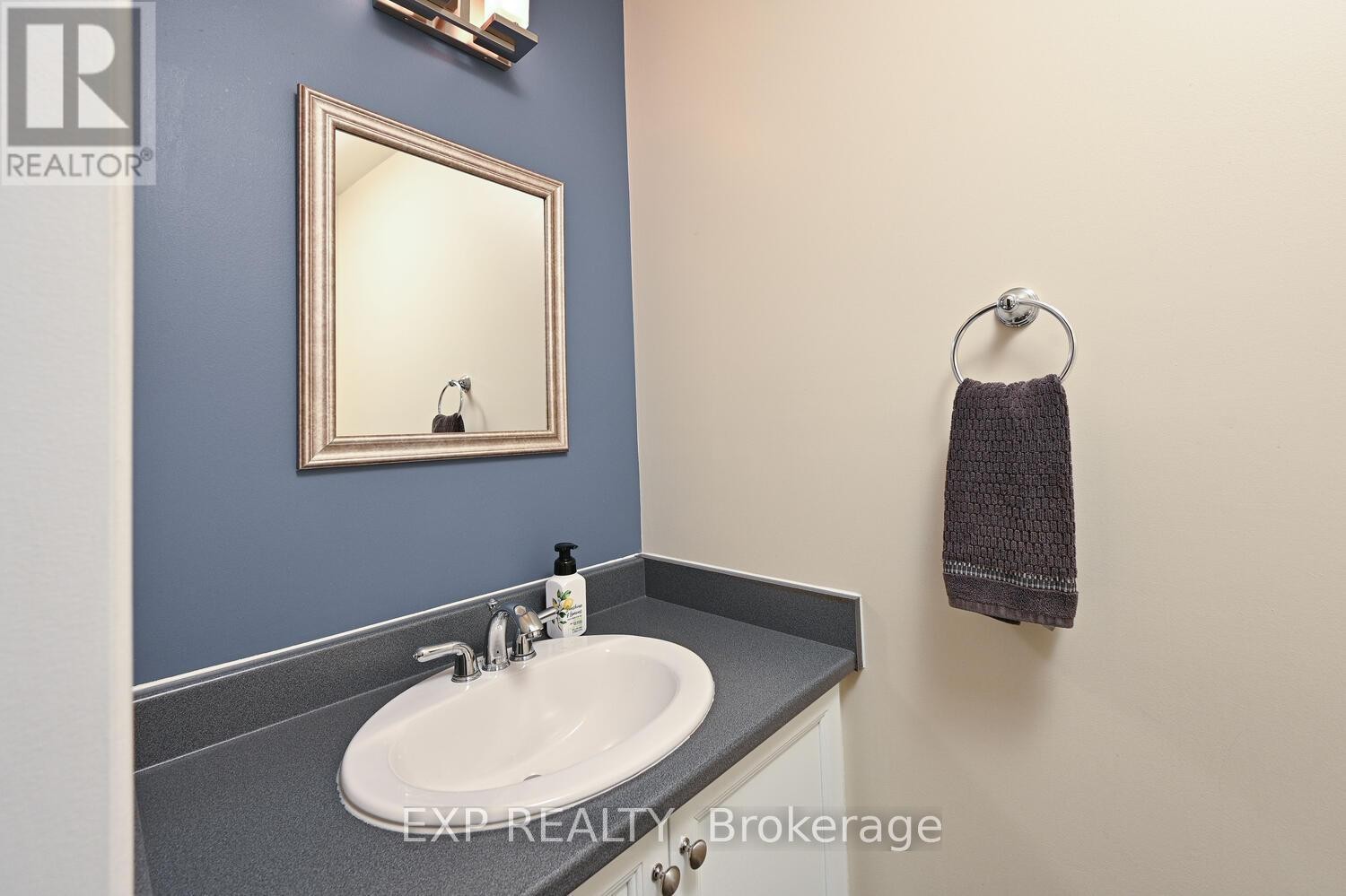 












677 WILDSHORE CRESCENT

,
Ottawa,




Ontario
K1V1Y1

