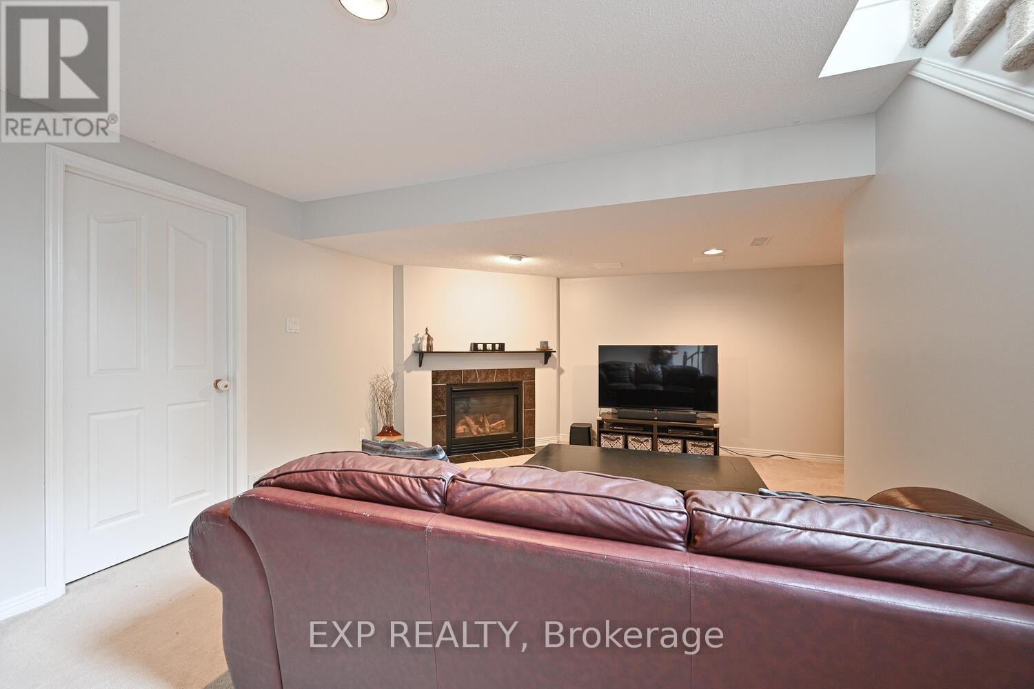 












677 WILDSHORE CRESCENT

,
Ottawa,




Ontario
K1V1Y1

