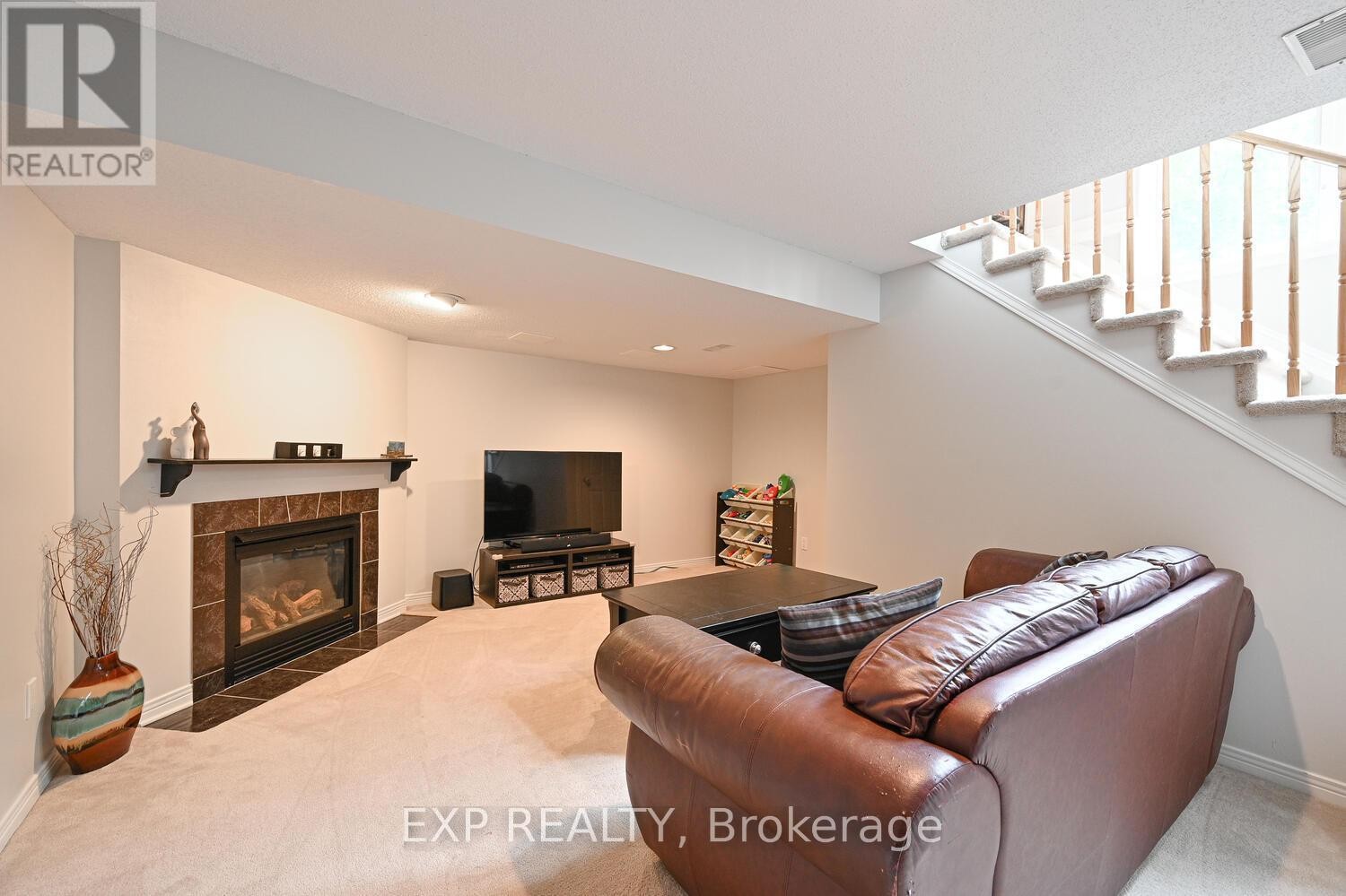 












677 WILDSHORE CRESCENT

,
Ottawa,




Ontario
K1V1Y1

