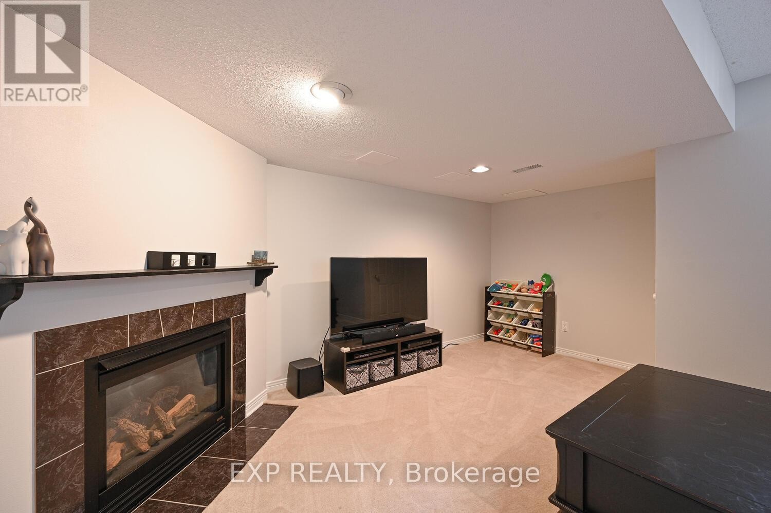 












677 WILDSHORE CRESCENT

,
Ottawa,




Ontario
K1V1Y1

