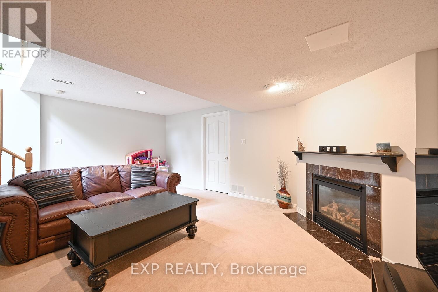 












677 WILDSHORE CRESCENT

,
Ottawa,




Ontario
K1V1Y1

