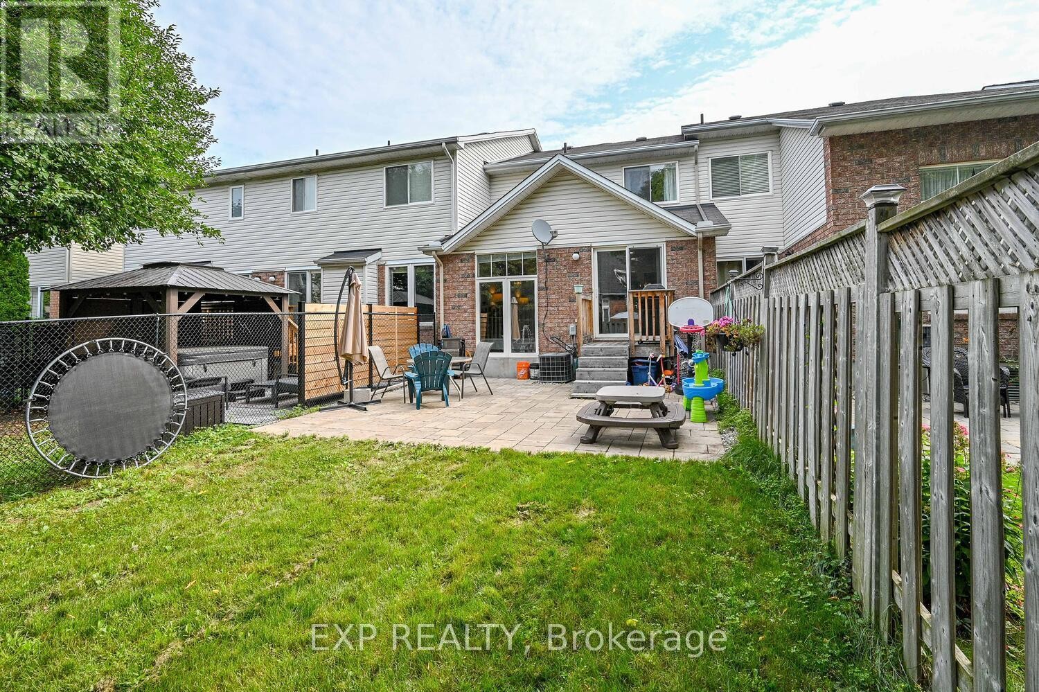 












677 WILDSHORE CRESCENT

,
Ottawa,




Ontario
K1V1Y1

