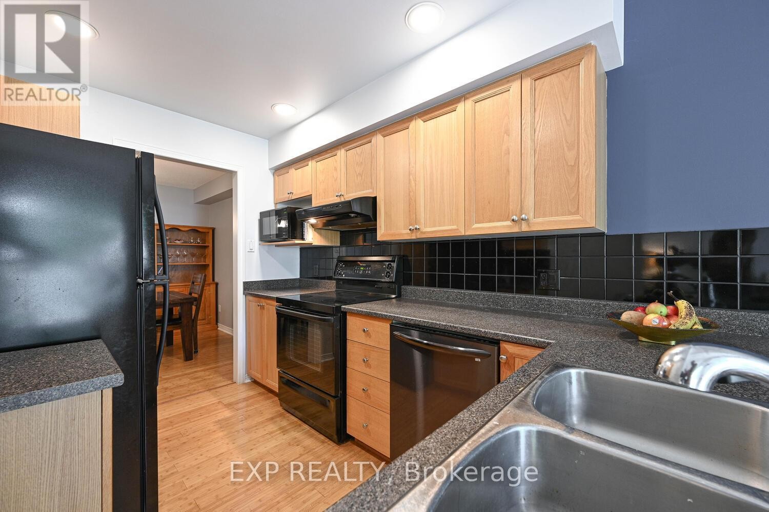 












677 WILDSHORE CRESCENT

,
Ottawa,




Ontario
K1V1Y1

