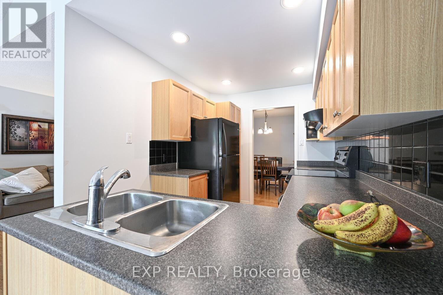 












677 WILDSHORE CRESCENT

,
Ottawa,




Ontario
K1V1Y1

