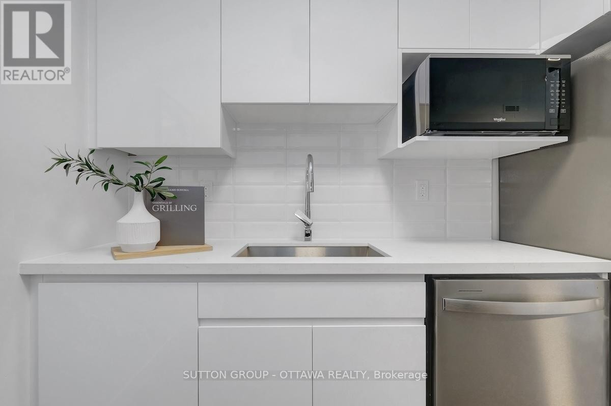 












507 - 399 WINSTON AVENUE

,
Ottawa,




Ontario
K2A1Y8

