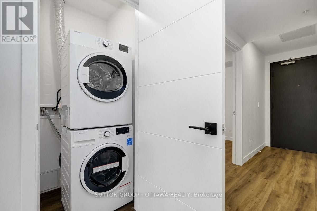 












507 - 399 WINSTON AVENUE

,
Ottawa,




Ontario
K2A1Y8

