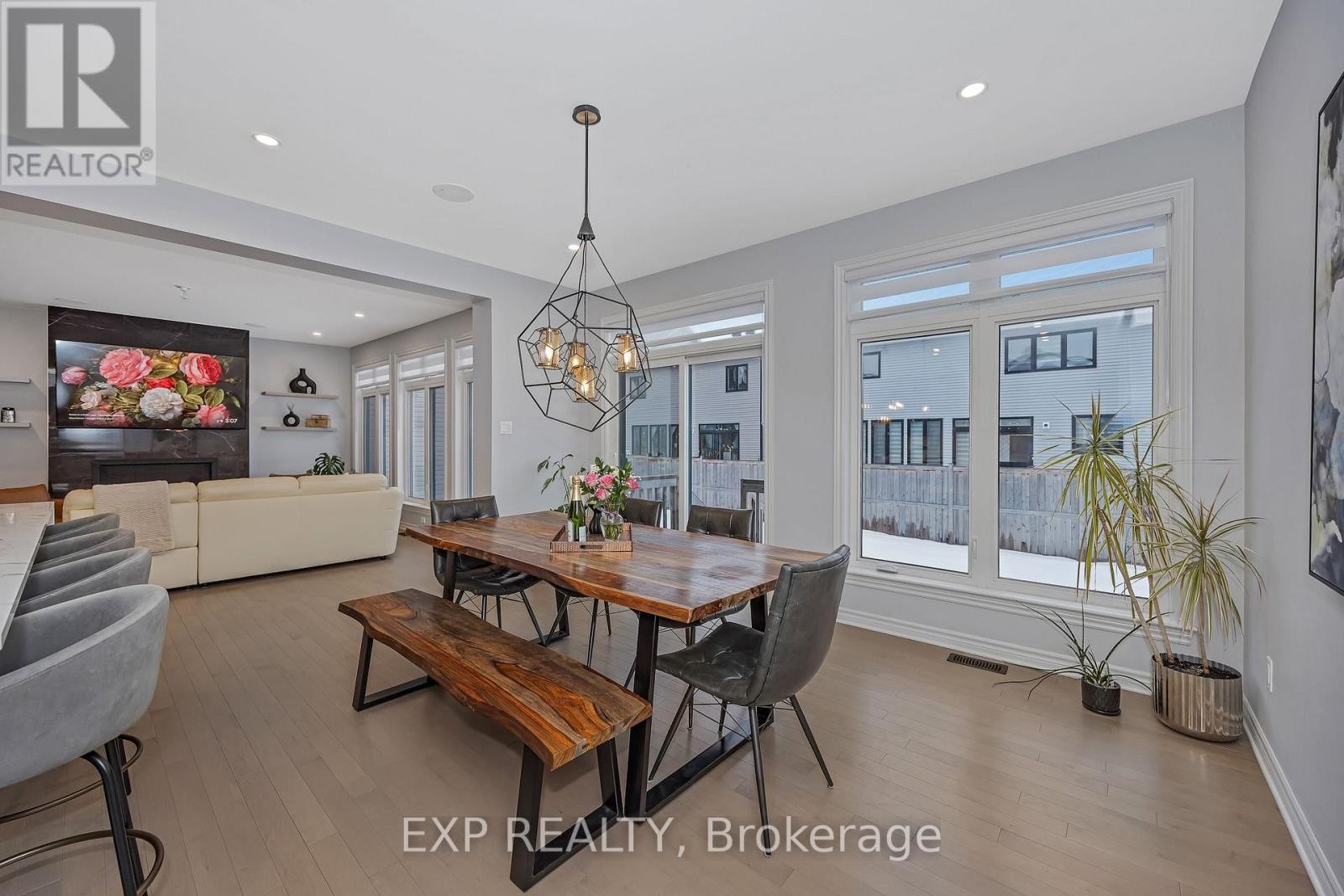 












711 MOONFLOWER CRESCENT

,
Ottawa,




Ontario
K1T0X8

