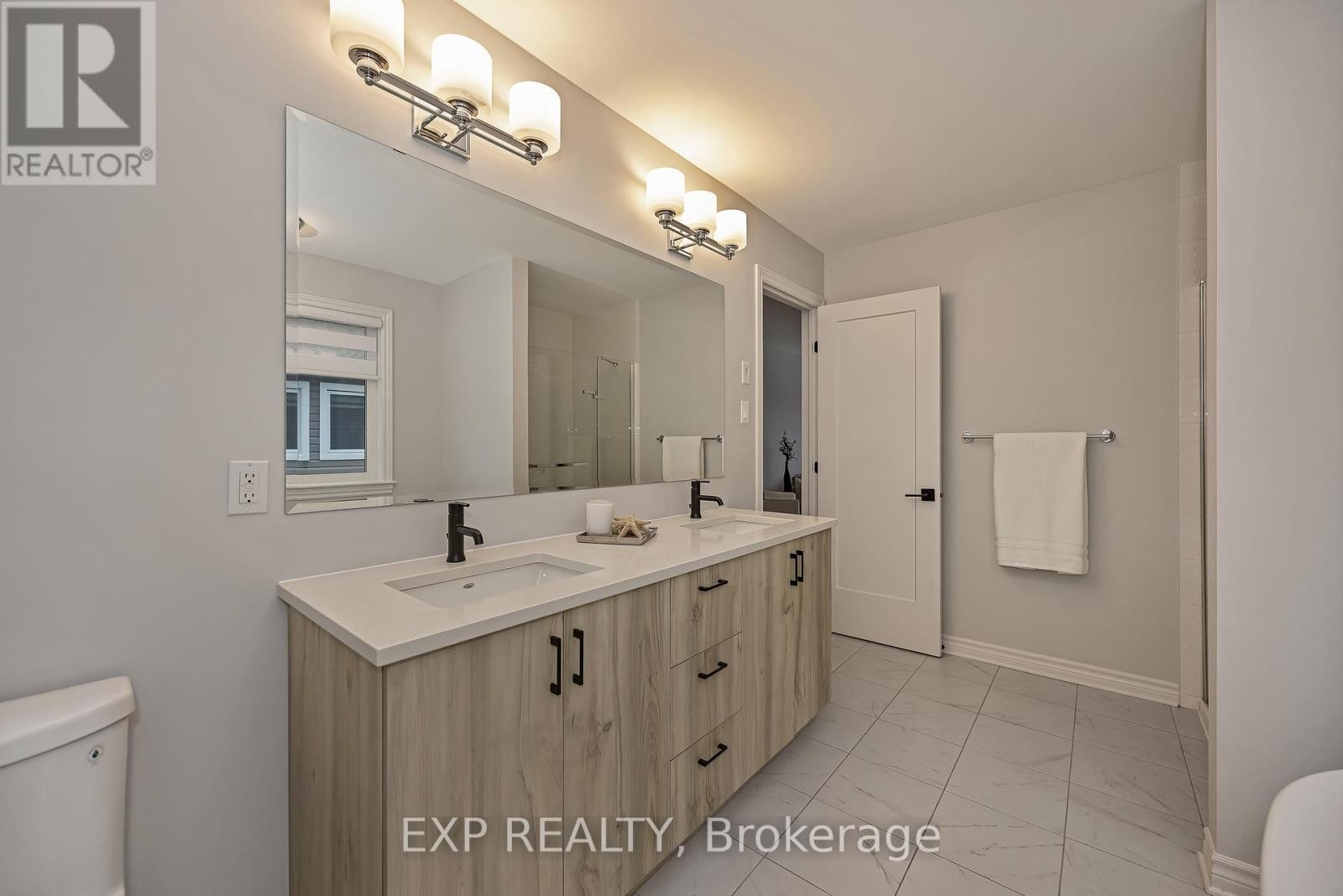 












711 MOONFLOWER CRESCENT

,
Ottawa,




Ontario
K1T0X8

