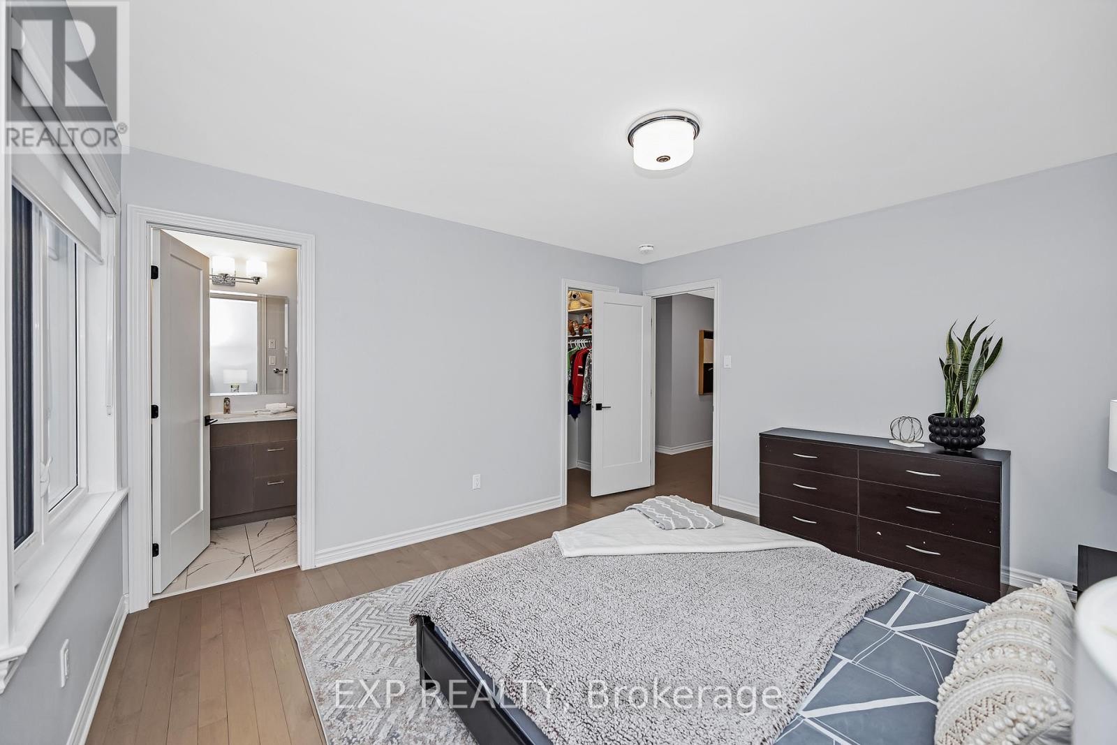 












711 MOONFLOWER CRESCENT

,
Ottawa,




Ontario
K1T0X8

