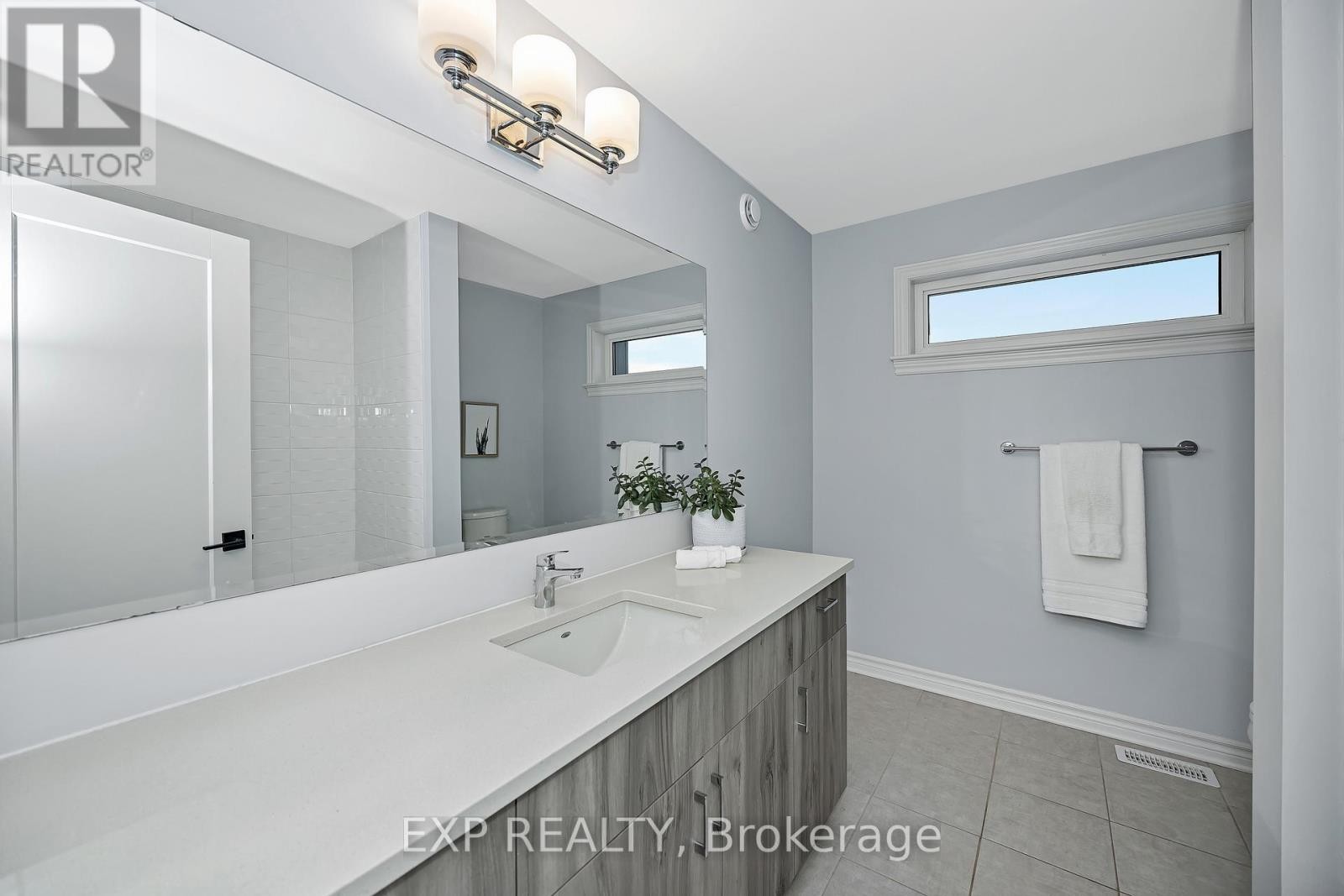 












711 MOONFLOWER CRESCENT

,
Ottawa,




Ontario
K1T0X8

