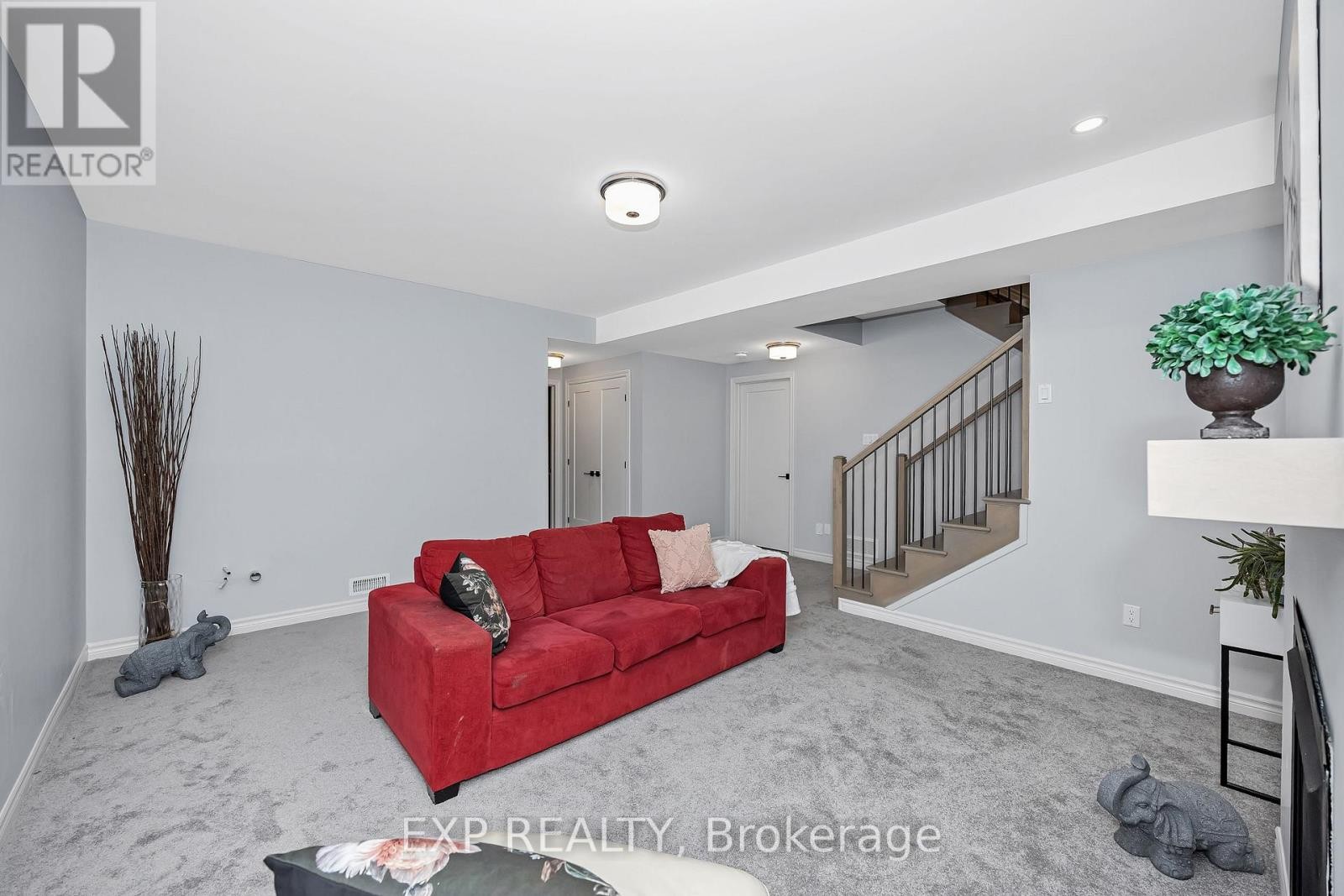 












711 MOONFLOWER CRESCENT

,
Ottawa,




Ontario
K1T0X8

