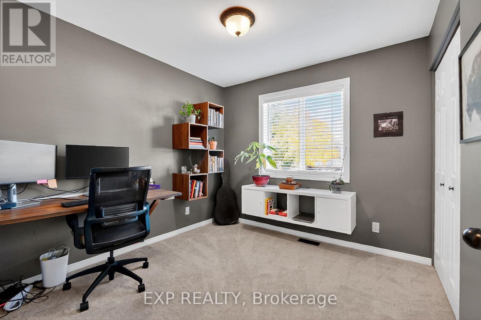 












544 LOUCKS DRIVE

,
Russell,




Ontario
K4R1B6

