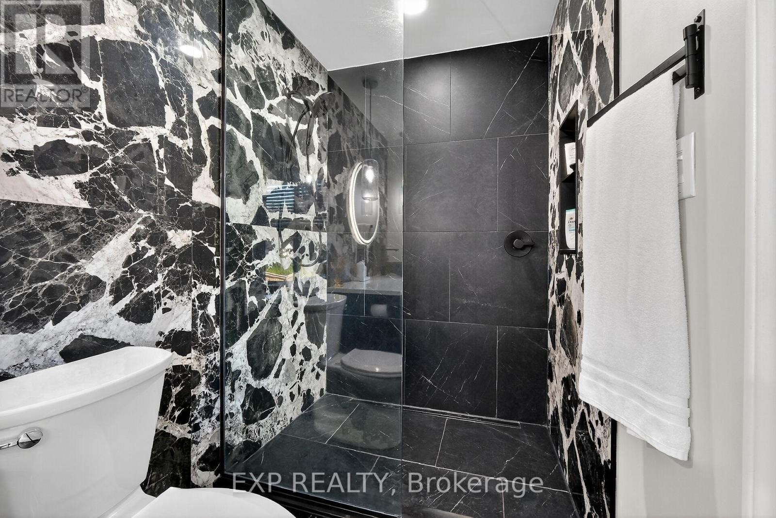 












544 LOUCKS DRIVE

,
Russell,




Ontario
K4R1B6

