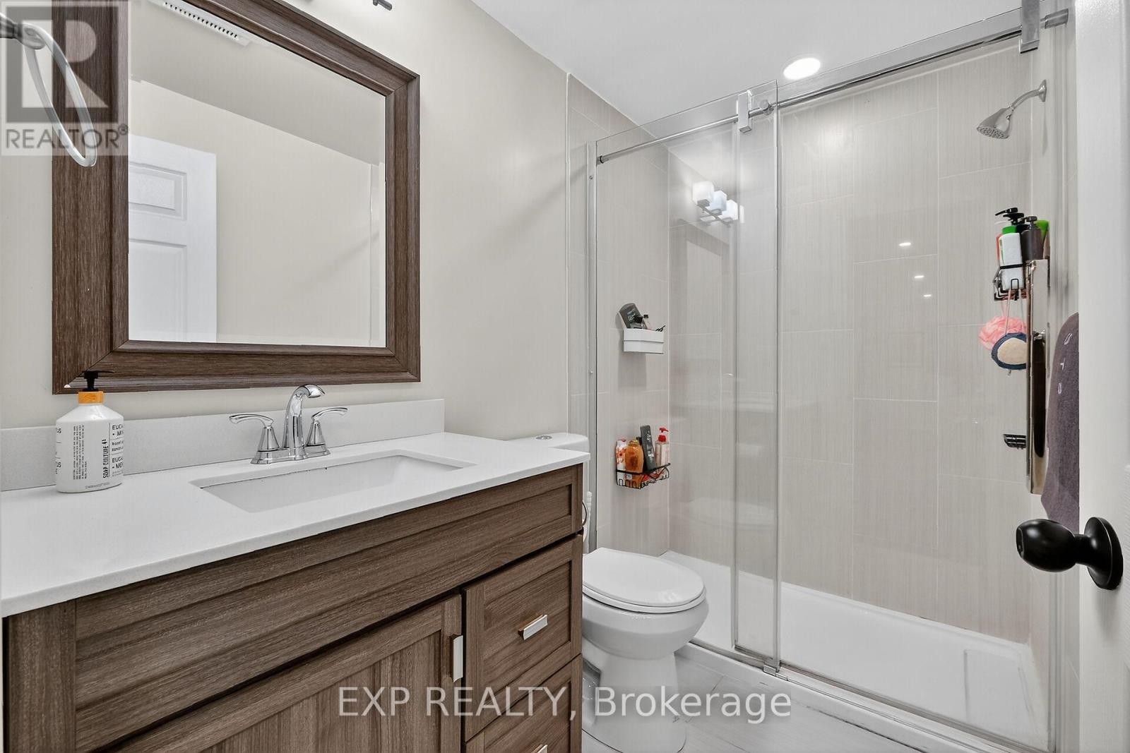 












544 LOUCKS DRIVE

,
Russell,




Ontario
K4R1B6

