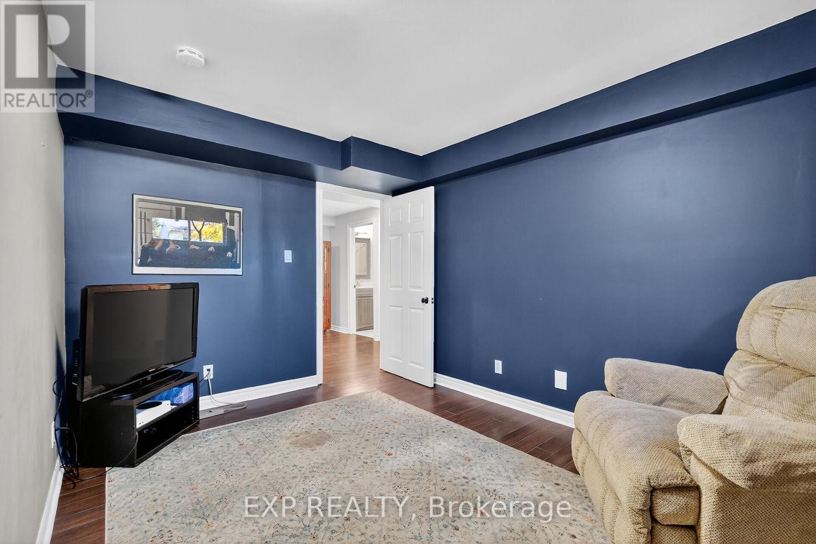 












544 LOUCKS DRIVE

,
Russell,




Ontario
K4R1B6

