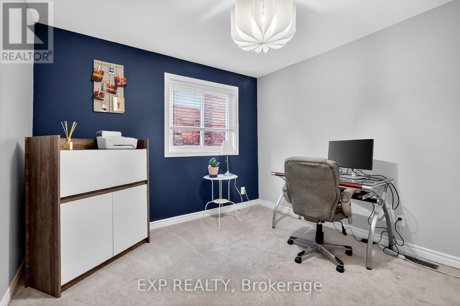 












544 LOUCKS DRIVE

,
Russell,




Ontario
K4R1B6

