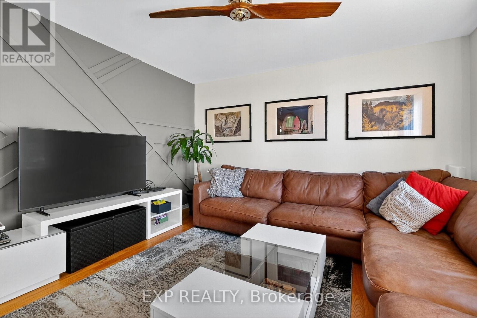 












544 LOUCKS DRIVE

,
Russell,




Ontario
K4R1B6

