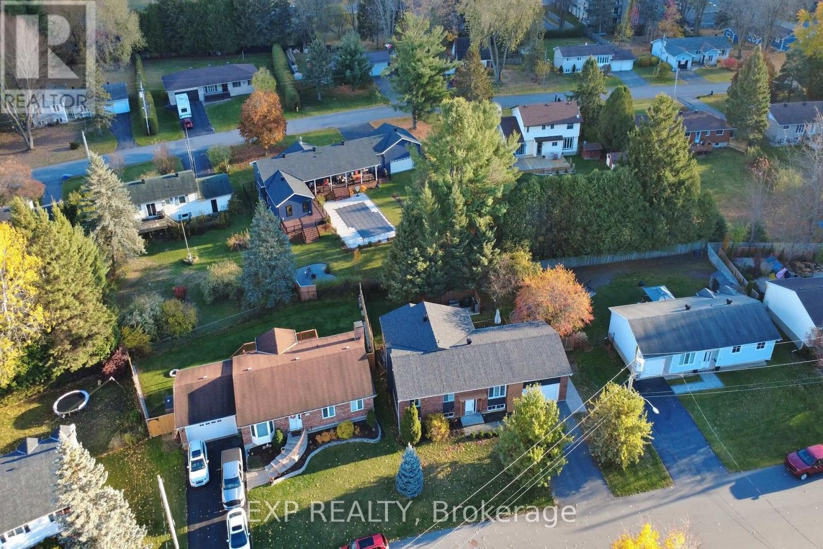 












544 LOUCKS DRIVE

,
Russell,




Ontario
K4R1B6

