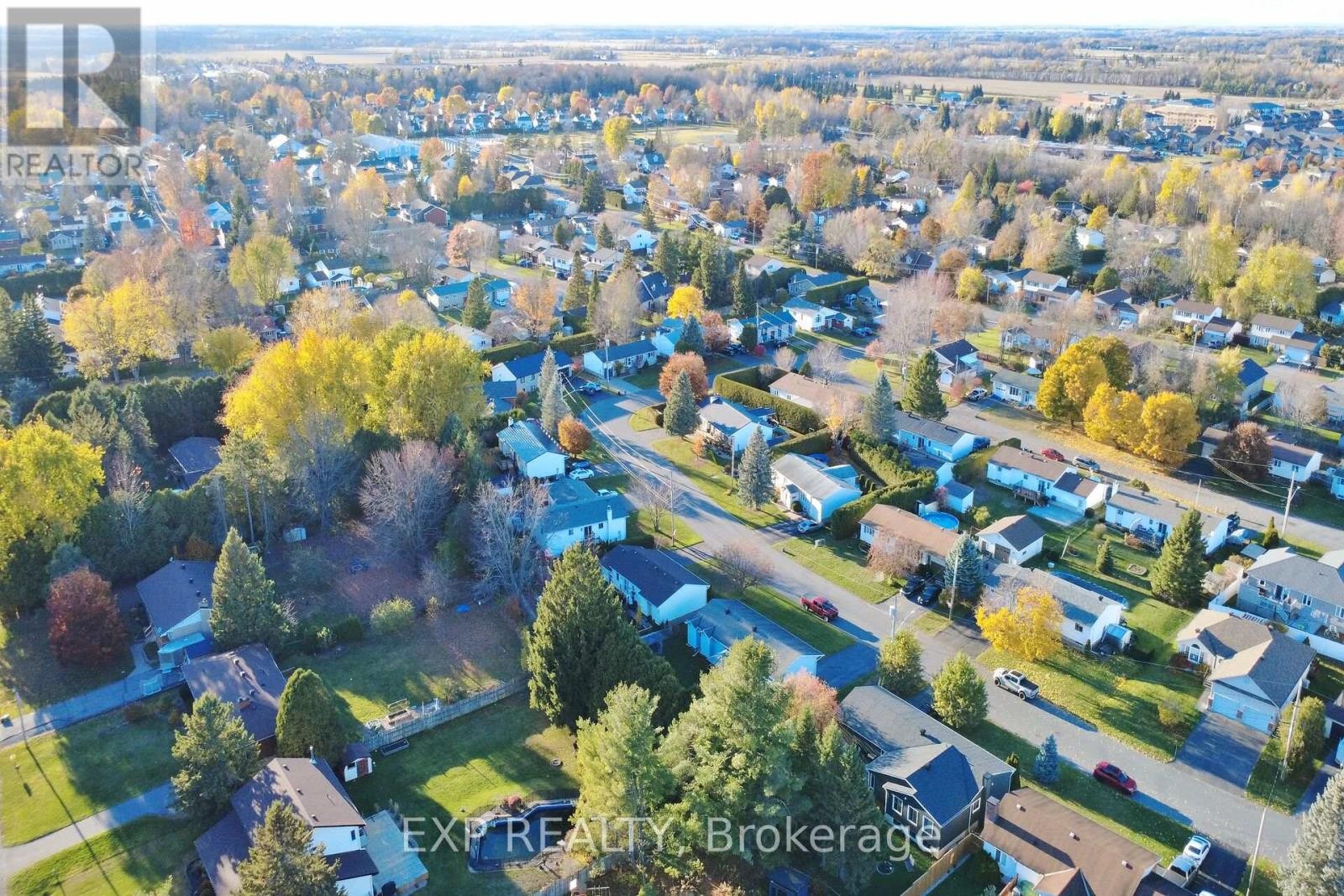 












544 LOUCKS DRIVE

,
Russell,




Ontario
K4R1B6

