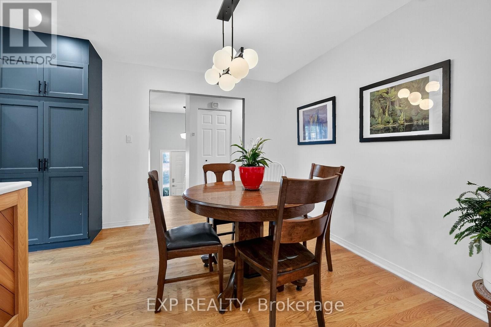 












544 LOUCKS DRIVE

,
Russell,




Ontario
K4R1B6

