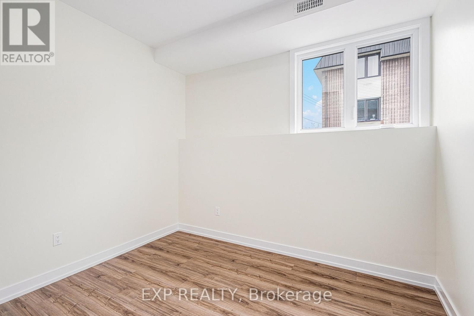 












102 - 897 LAURIER STREET

,
Clarence-Rockland,




Ontario
K4K1E3

