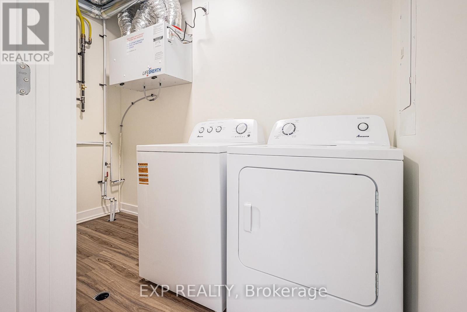 












102 - 897 LAURIER STREET

,
Clarence-Rockland,




Ontario
K4K1E3

