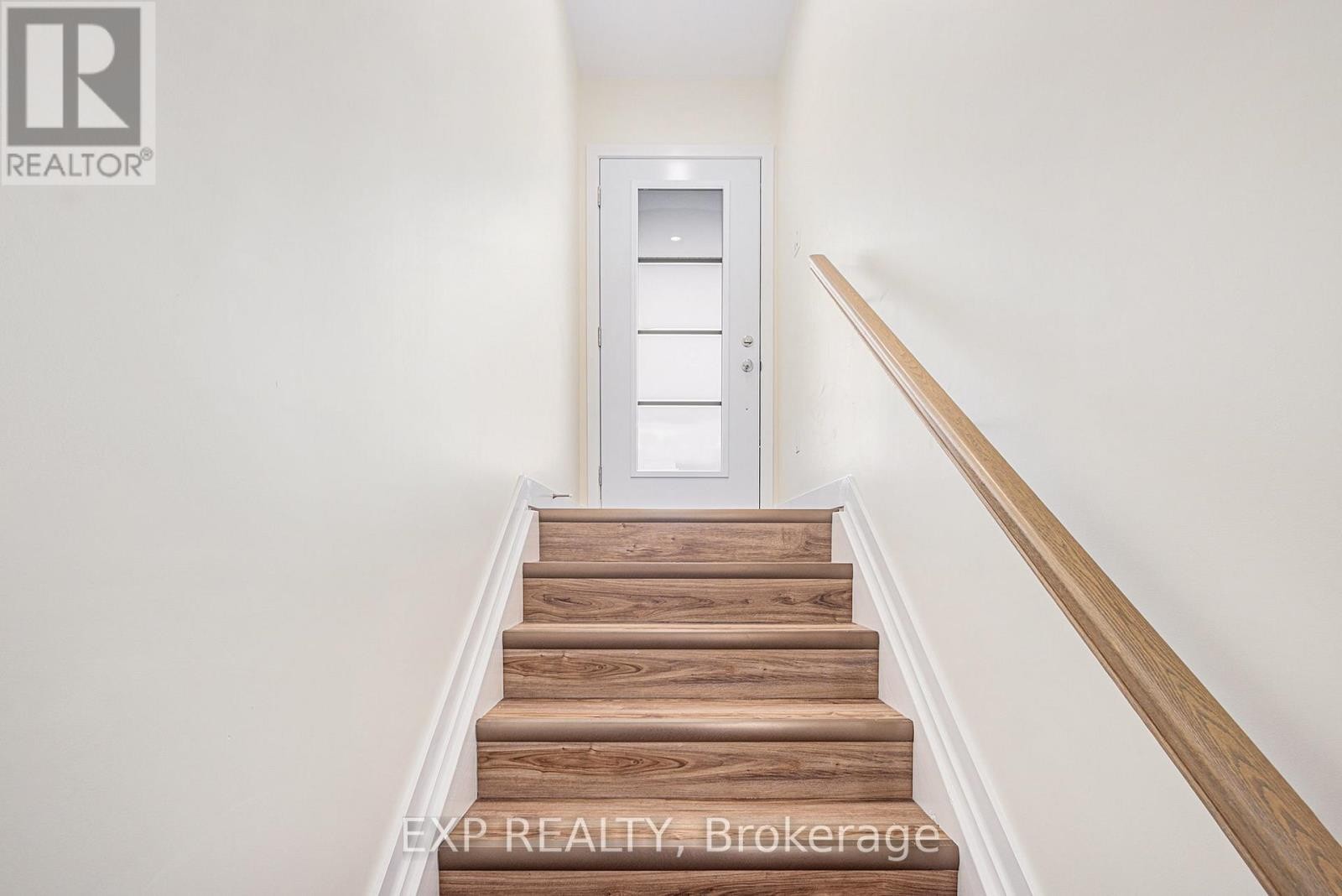 












102 - 897 LAURIER STREET

,
Clarence-Rockland,




Ontario
K4K1E3

