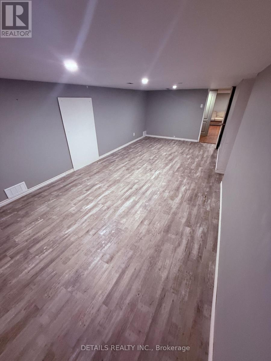 












698 COOPER STREET

,
Ottawa,




Ontario
K1R6C6

